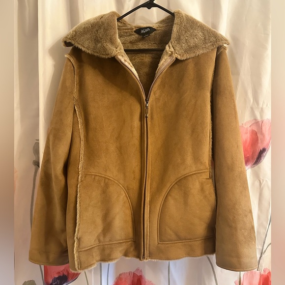 Women's Tan Faux Shearling Jacket NWOT - Picture 1 of 8